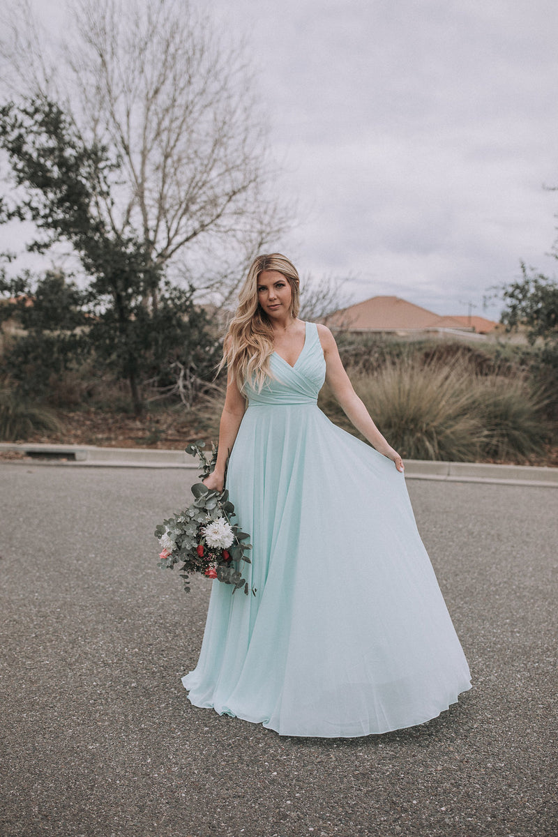 Mint Bridesmaid Maxi Dress Medium Mint Bridesmaid Maxi Dress Medium